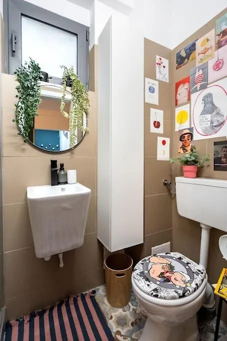 Apartment Downtown Urban Spot Jacuzzi&Cinema Universitate Bucharest Romania