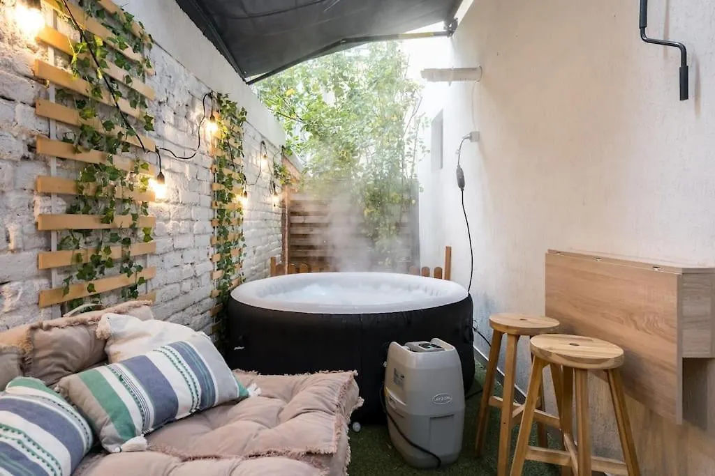 Downtown Urban Spot Jacuzzi&Cinema Universitate Bucharest