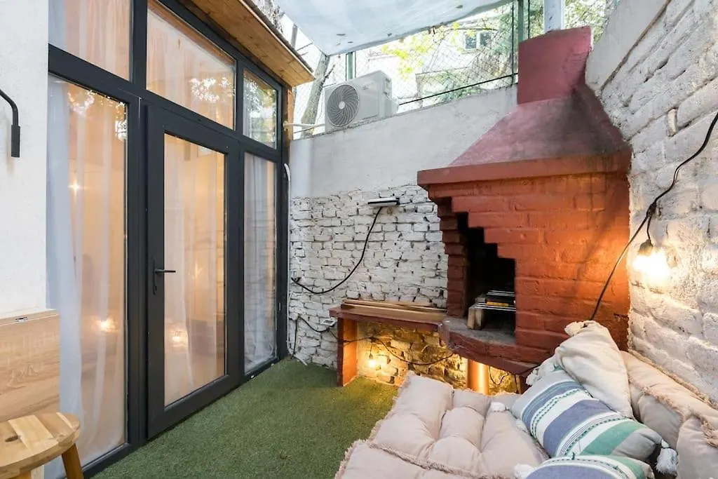 Downtown Urban Spot Jacuzzi&Cinema Universitate Bucharest Apartment